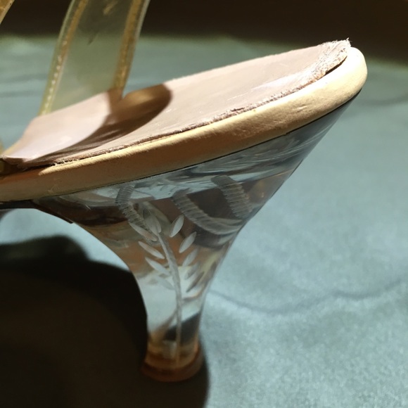 Rare 1940’s clear lucite etched heel slingback 7 - Picture 8 of 8